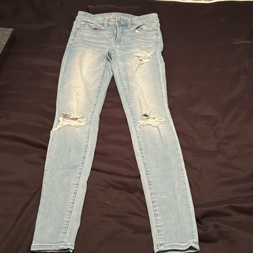American eagle high rise legging 
Distressed
Size 2